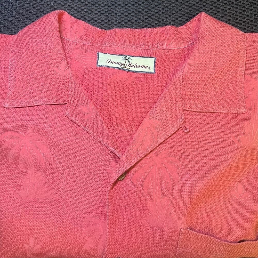 Tommy Bahama Red Palm Tree Textured Casual Camp Shirt Resort Wear Size Large